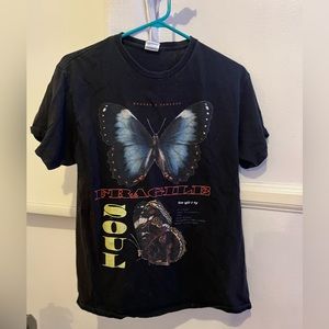 black butterfly t-shirt🤍